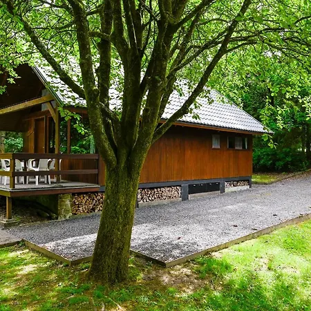 Chalet De L'ecureuil シャレー ビエーヴル